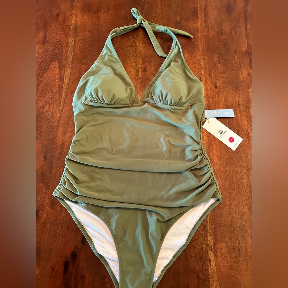 🏖️🩱CupShe Olive Green Halter Top One Piece 🏖️🩱
